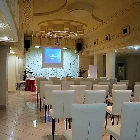 آرتش فندق 3*