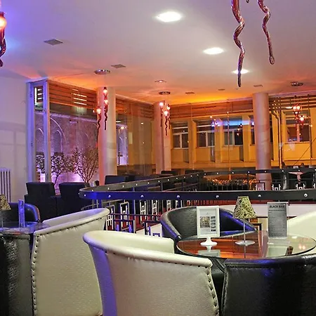 阿迪克酒店 酒店